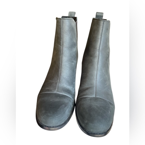 TOMS Esme Black Leather Chelsea Boots, Size 8.5, Classic Fall Bootie, Grunge - Picture 5 of 10